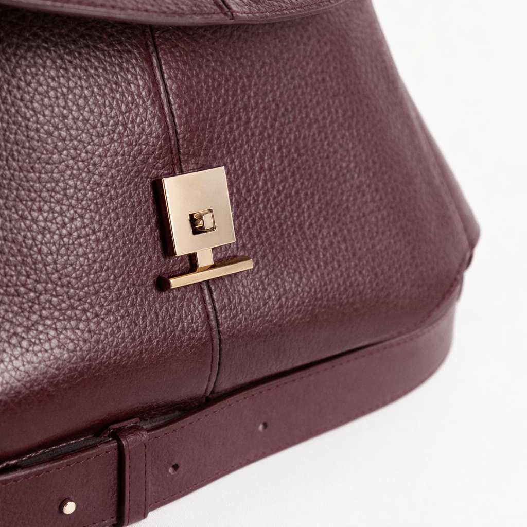 Buffalo:Leon Burgundy